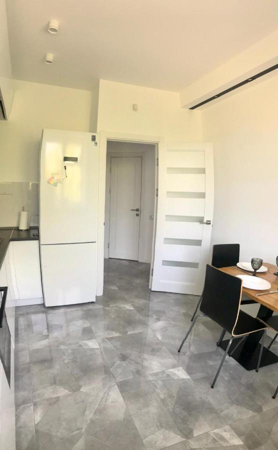 Затишні Та Просторі Апартаменти В Новобудові Ternopil Exterior photo